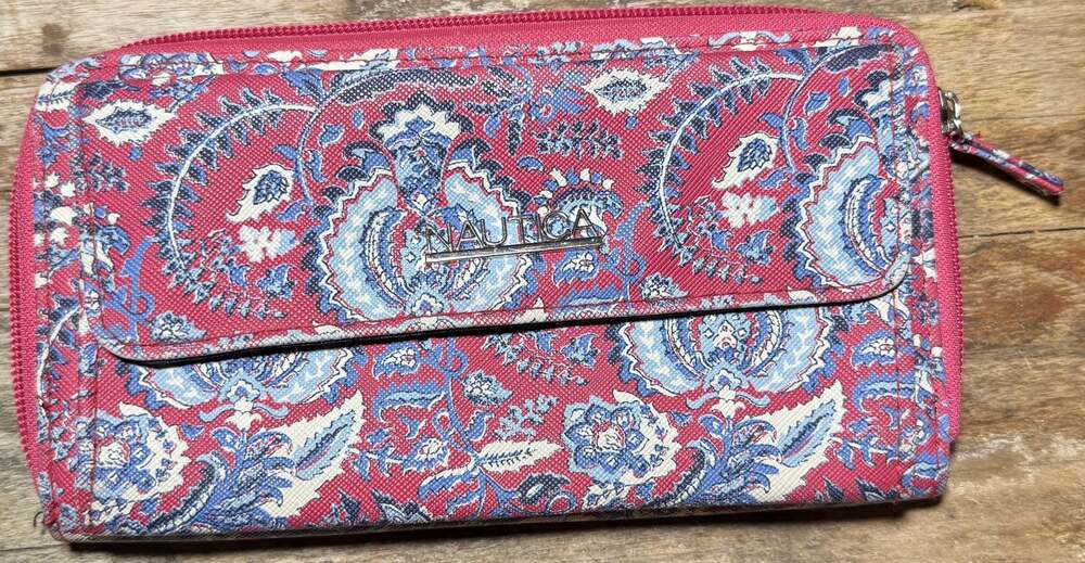 Nautica RFID Ocean Waves Ladies Wallet Pink Paisley Navy Accents